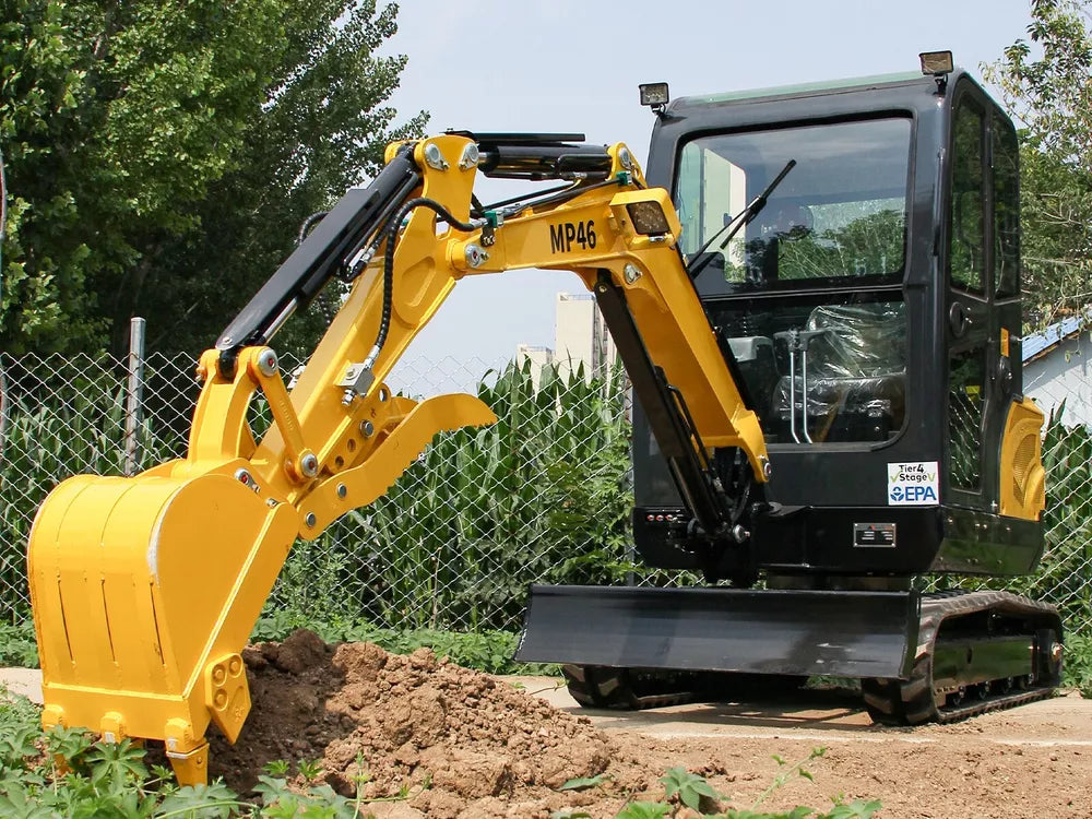 New Brand Mini Excavator  2 Ton Farm Small Digger EPA Engine Cab